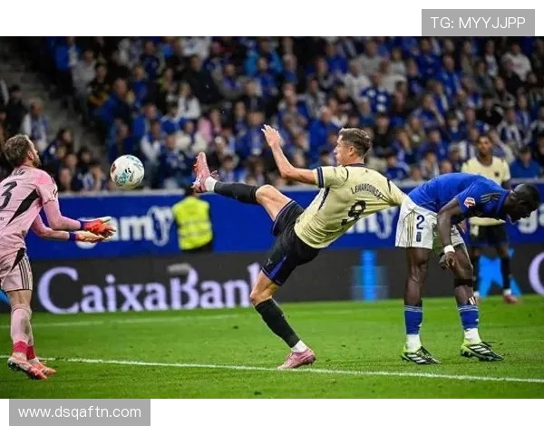 莱万多夫斯基单赛季进球能力解析：产量上限是否达到历史级