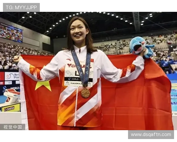 李冰洁赛后直接躺地上开手机，朋友圈全是咖啡馆自拍…这运动员生活我服